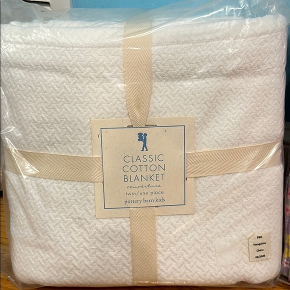 Brand new potty barn blanket and duvet cover - Picture 2 of 3